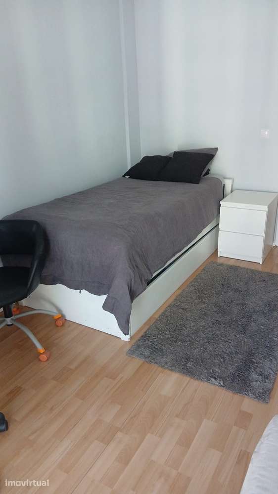 Quarto Individual para Arrendar em Oeiras ( apenas género feminino) - Grande imagem: 2/2