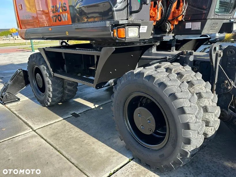 Hitachi ZX170W-5B - 11