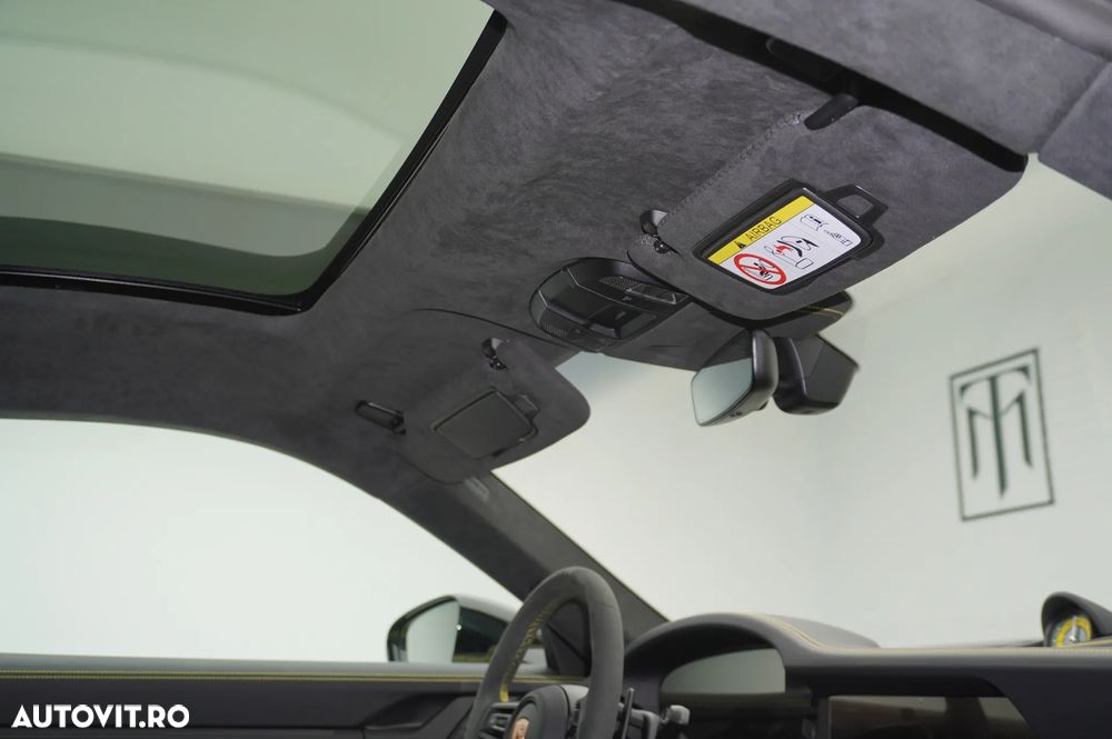 Porsche 911 Carrera 4 GTS PDK - 19