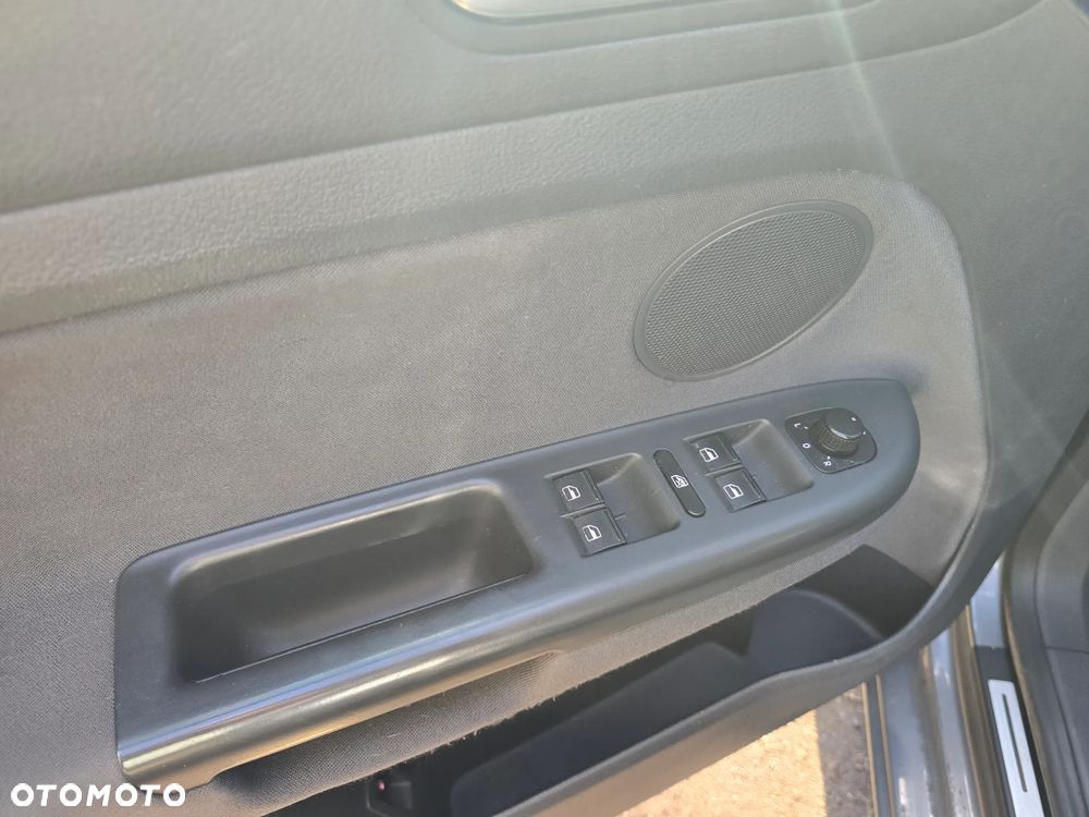 Volkswagen Golf Plus 1.6 Cross - 11