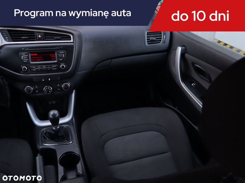 Kia Ceed - 10
