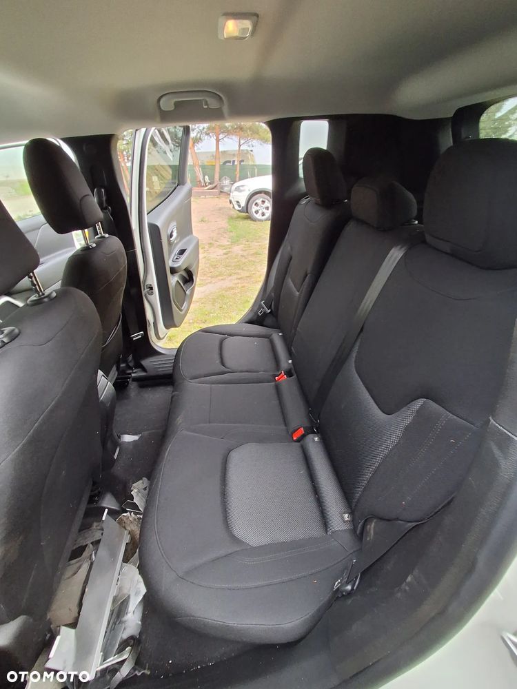 Jeep Renegade - 13
