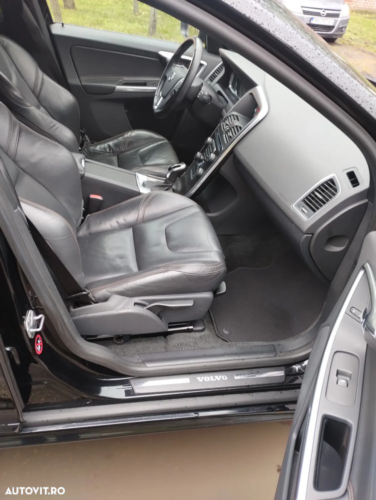 Volvo XC 60 D4 AWD Geartronic Kinetic - 11