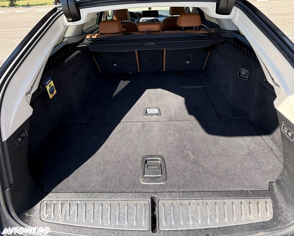 BMW Seria 5 520d Aut. Luxury Line - 11