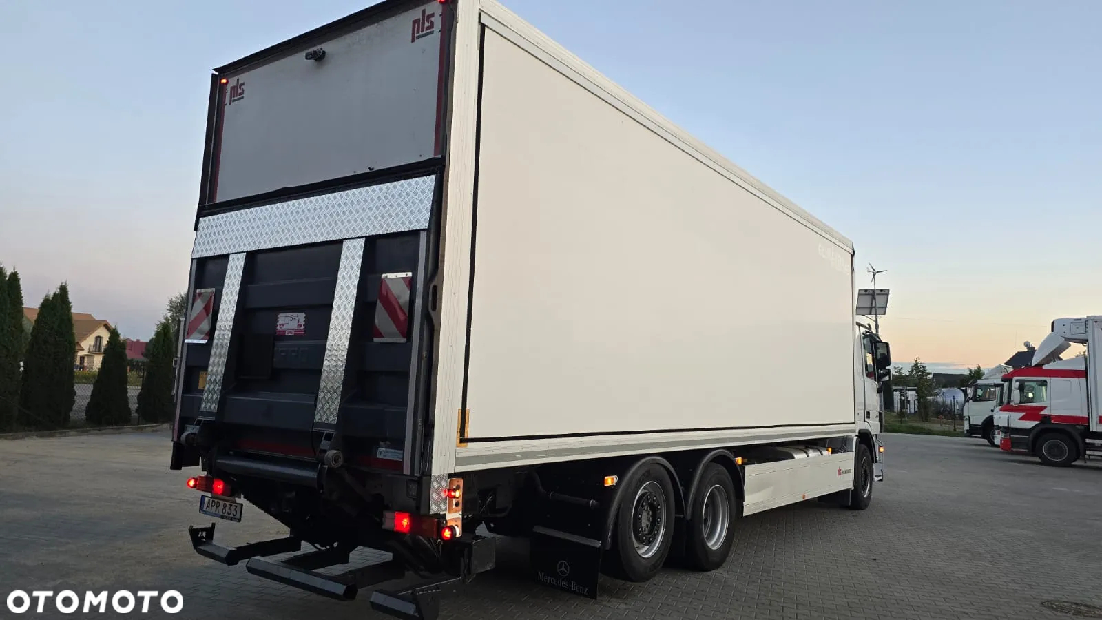 Mercedes-Benz Actros 2541 6x2 kontener izoterma niski przebieg super stan laweta rama do zabudowy - 21