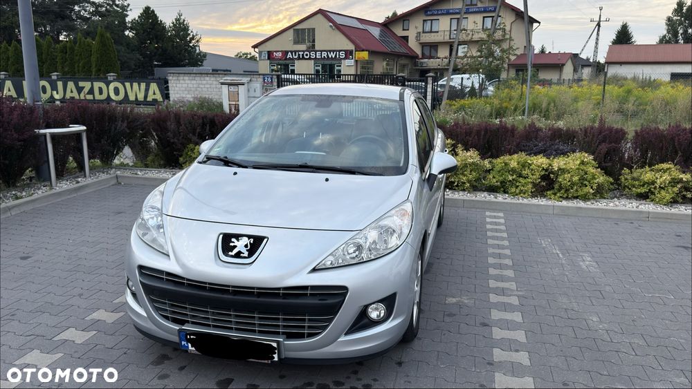 Peugeot 207 - 1