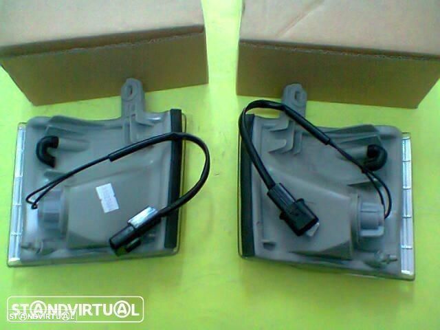 farolins da frente da Mitsubishi canter fe531 (novos) - 2