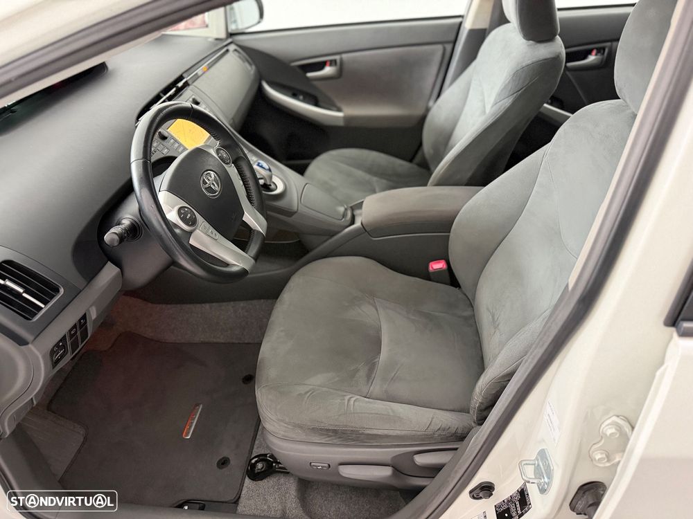 Toyota Prius 1.8 Premium +Pele+GPS+Solar - 11