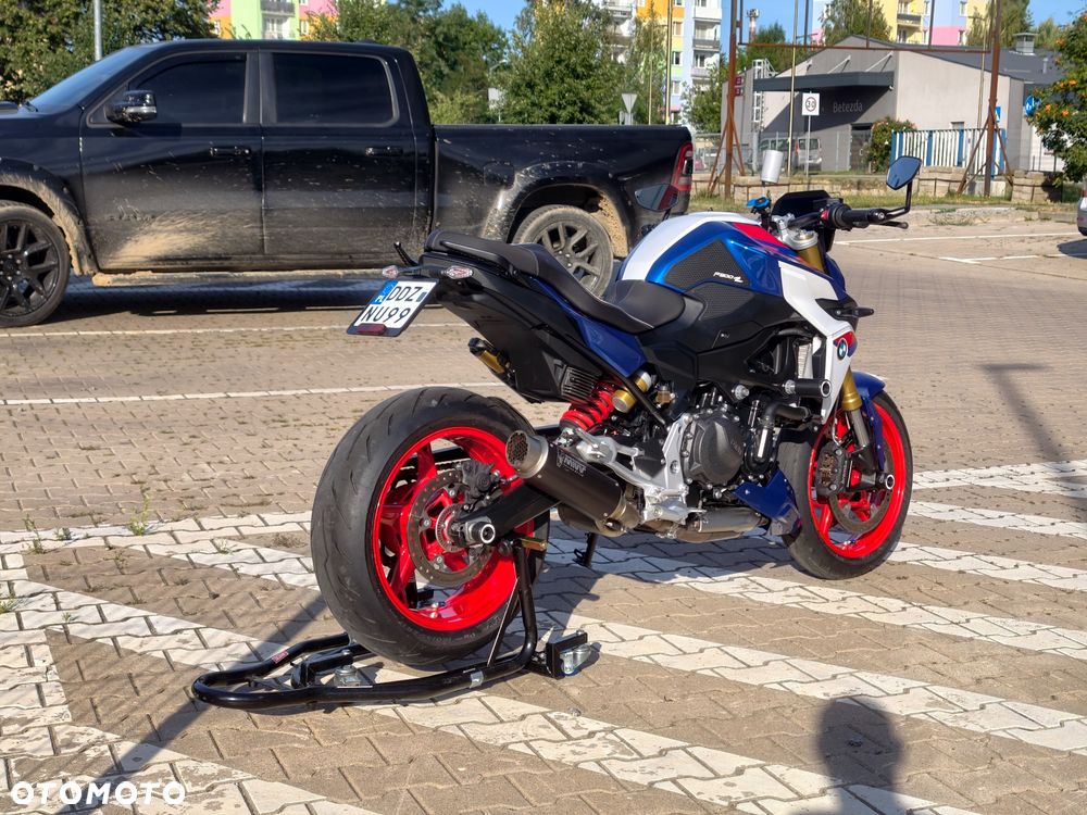 BMW F - 3