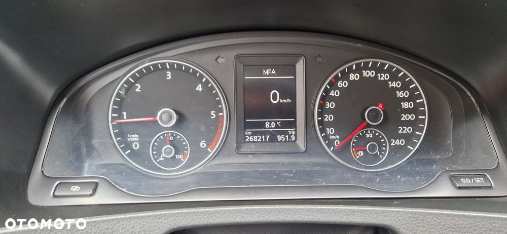 Volkswagen Caravelle - 15