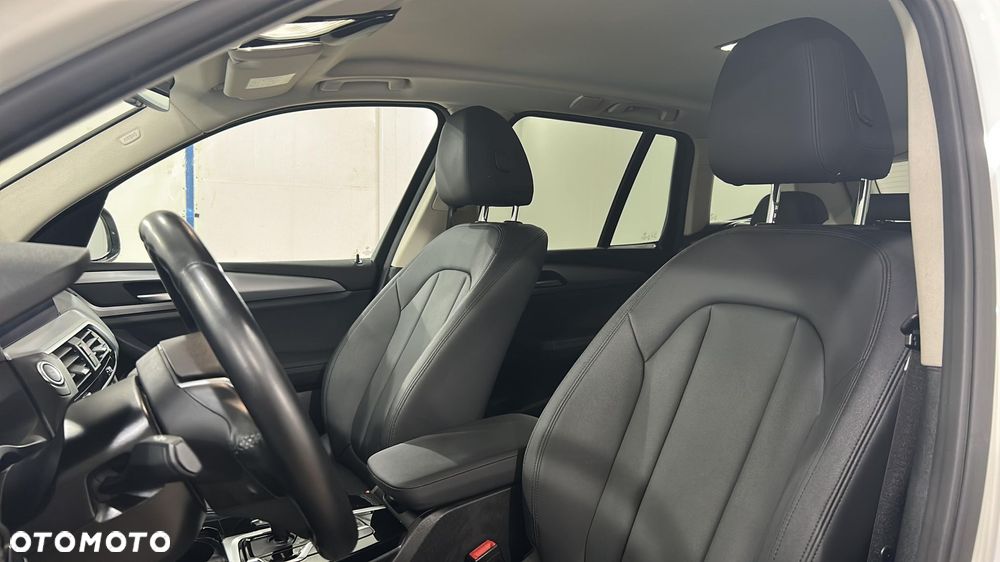 BMW X3 xDrive30e - 17