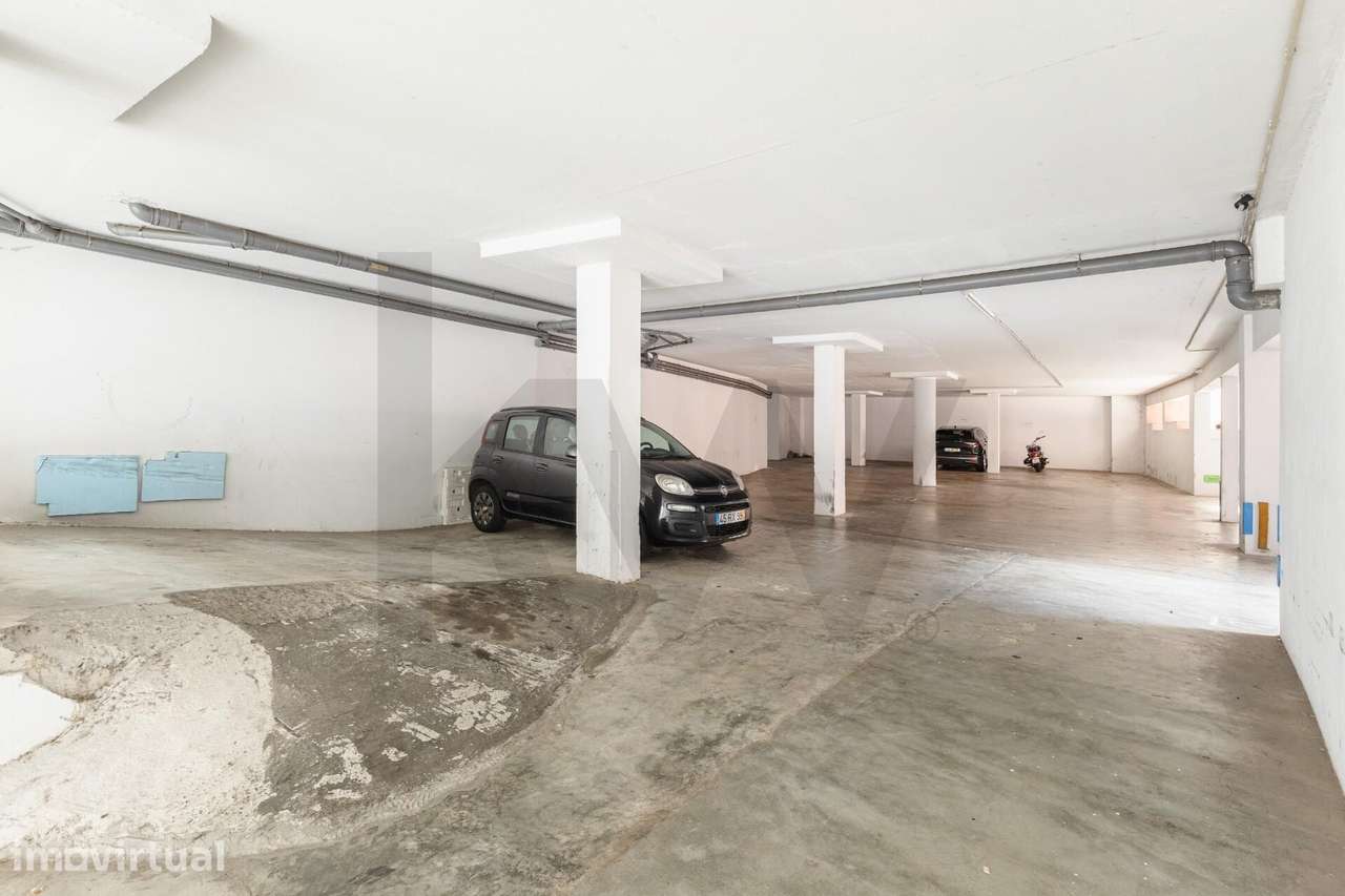 Loja com 341m2 no centro do Funchal na Rua da Carreira e Rua do Surdo - Grande imagem: 4/31