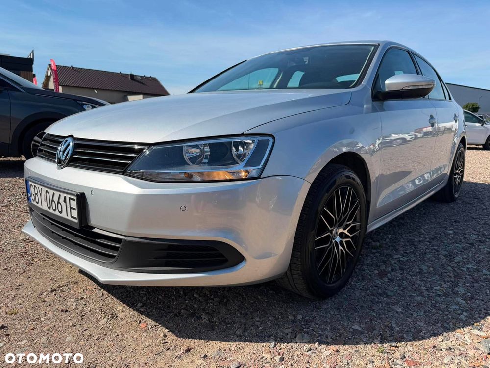 Volkswagen Jetta 1.6 TDI BMT Comfortline DSG - 2