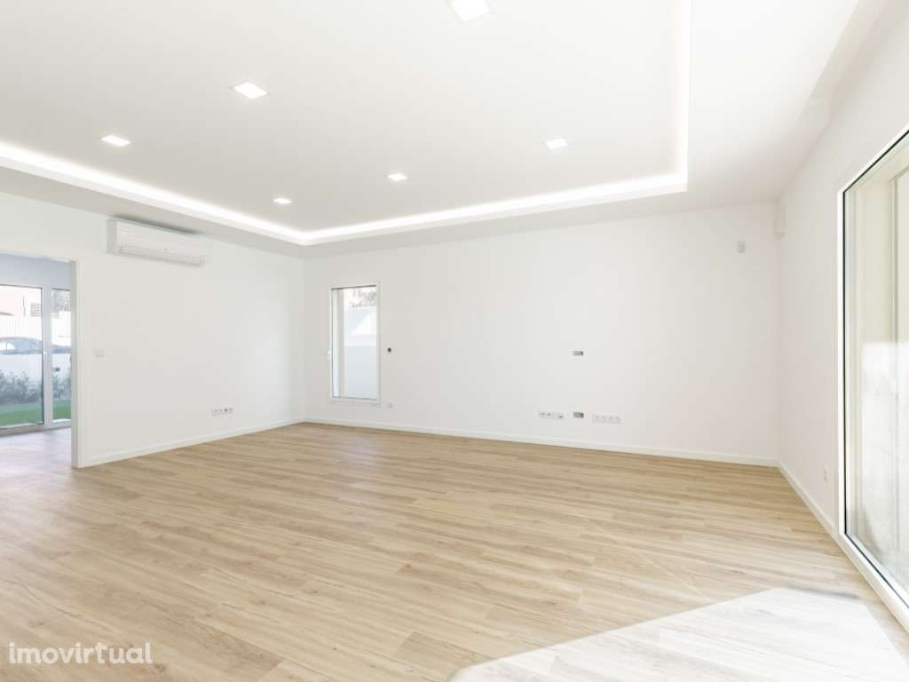 Exclusiva Moradia T4 na Charneca de Caparica - Grande imagem: 5/43