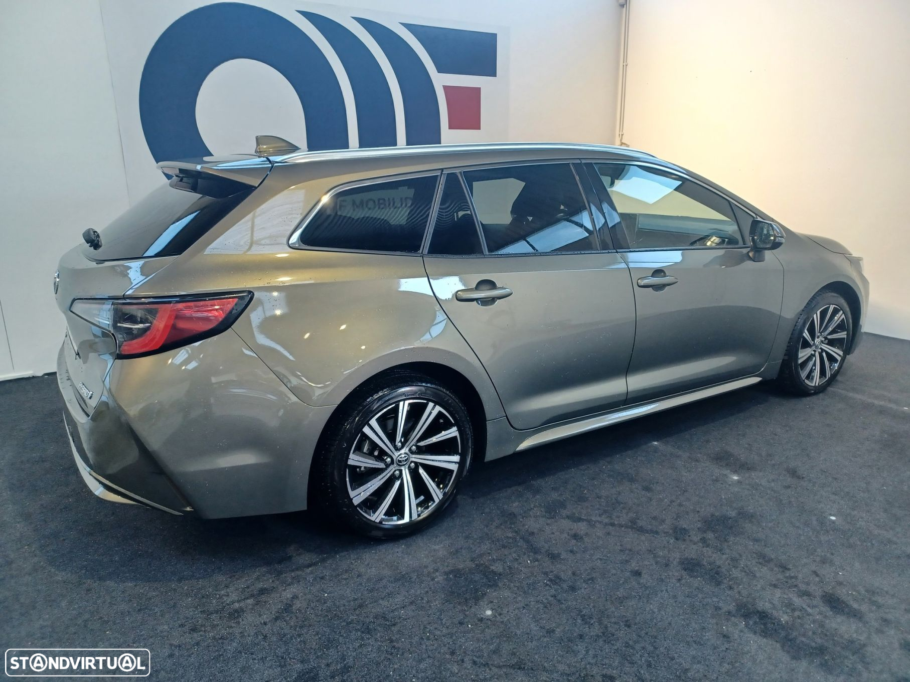 Toyota Corolla Touring Sports 1.8 Hybrid Comfort+P.Sport - 23
