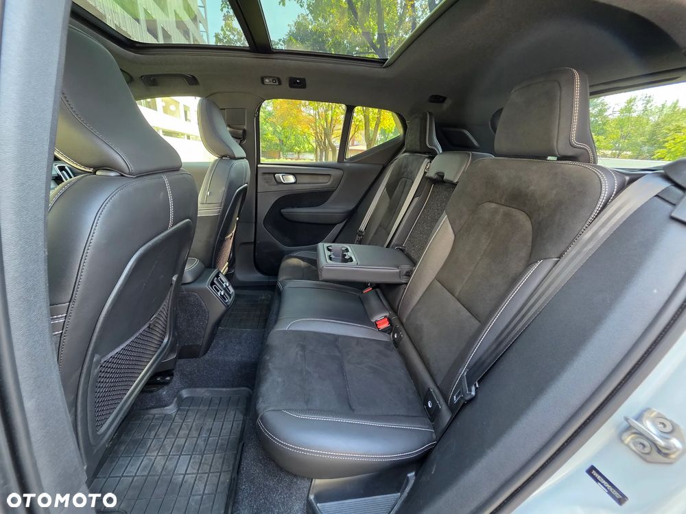 Volvo XC 40 T5 AWD R-Design - 24