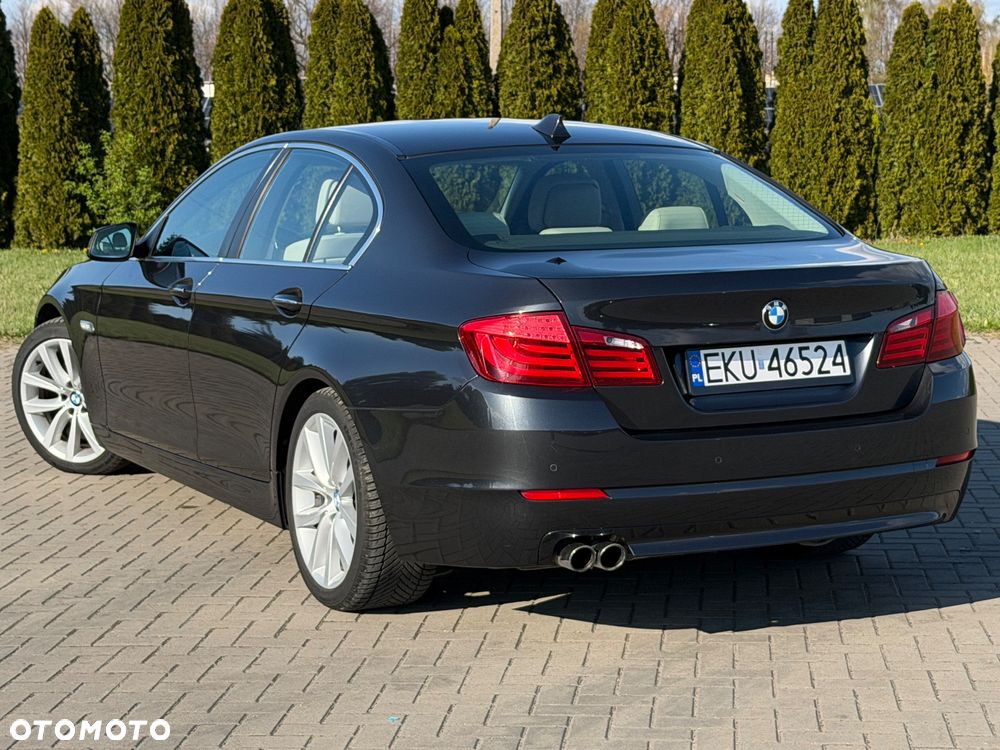 BMW Seria 5 528i Sport-Aut Luxury Line - 11