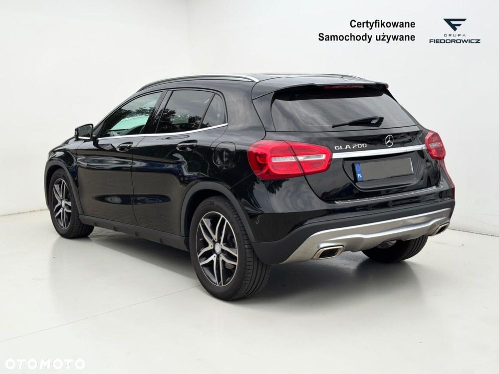 Mercedes-Benz GLA 200 7G-DCT Urban - 10