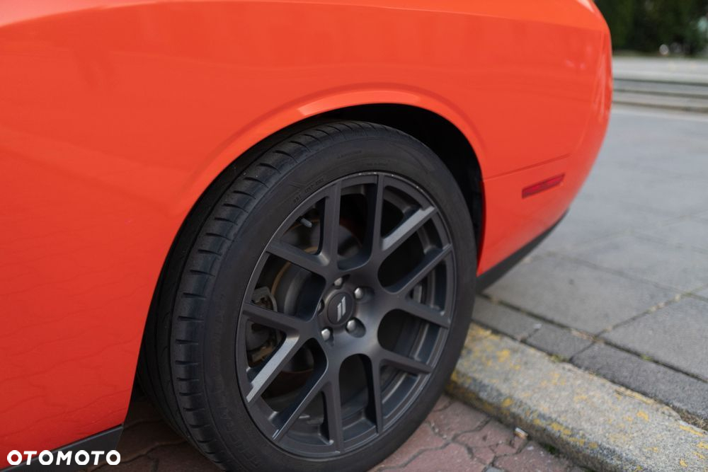 Dodge Challenger - 37