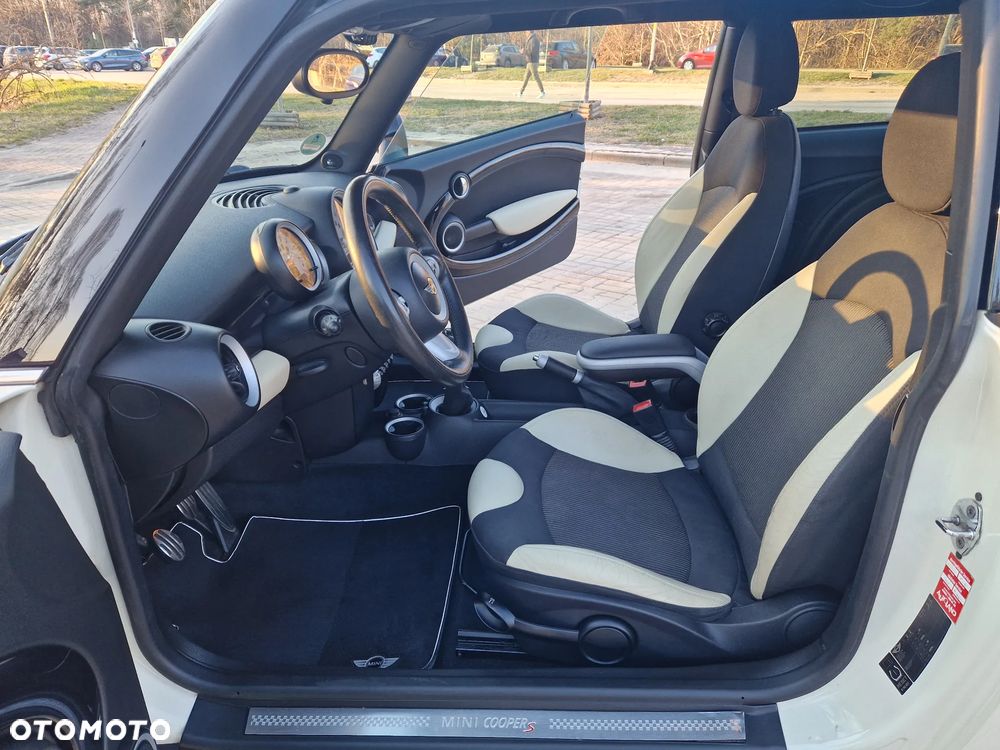 MINI Cooper S 50 Mayfair - 18