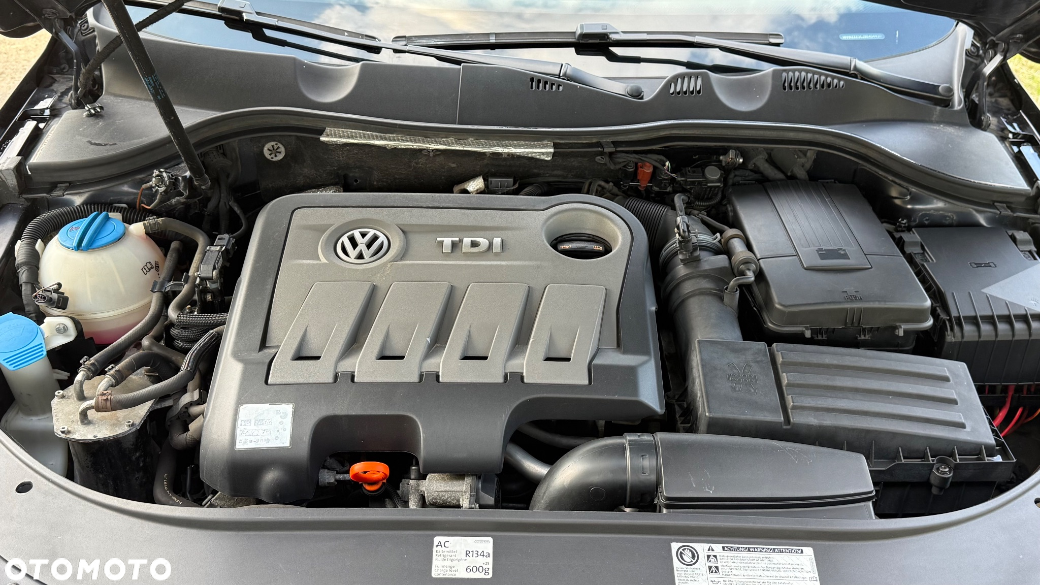 Volkswagen Passat 2.0 TDI DPF Highline - 14