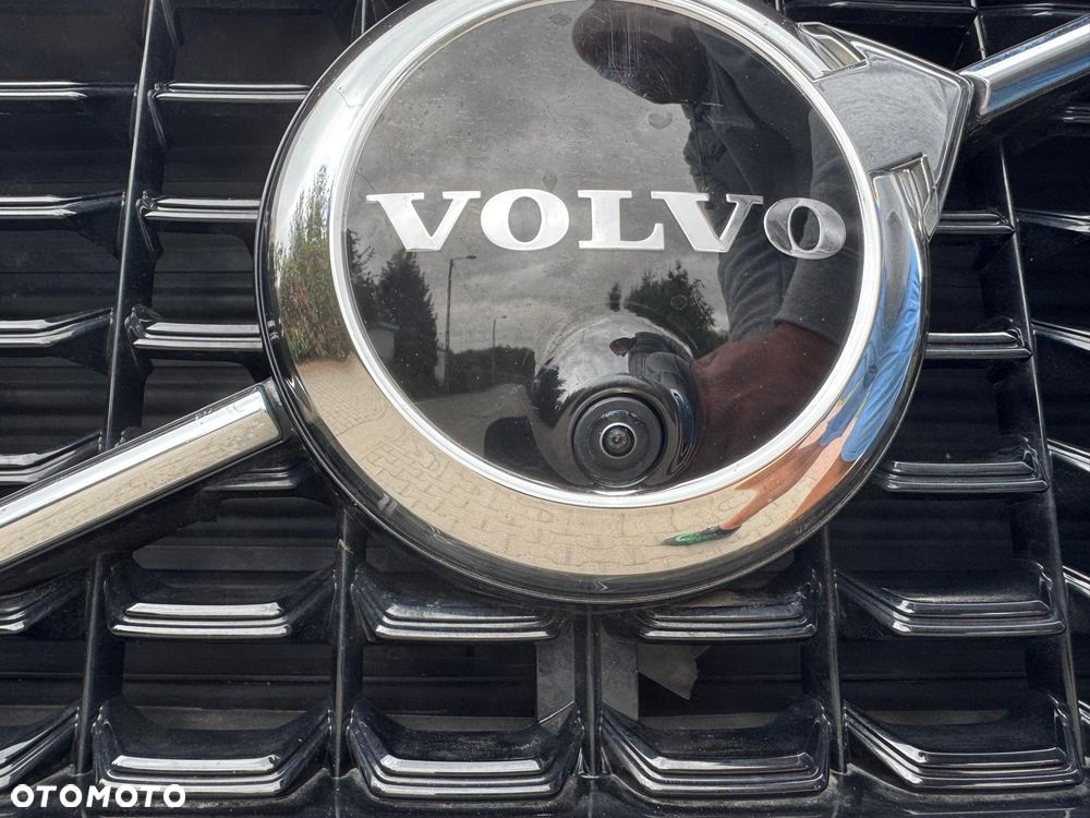 Volvo XC 60 T6 AWD Plug-In Hybrid R-Design - 31