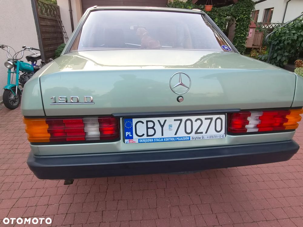 Mercedes-Benz W201 (190) - 8
