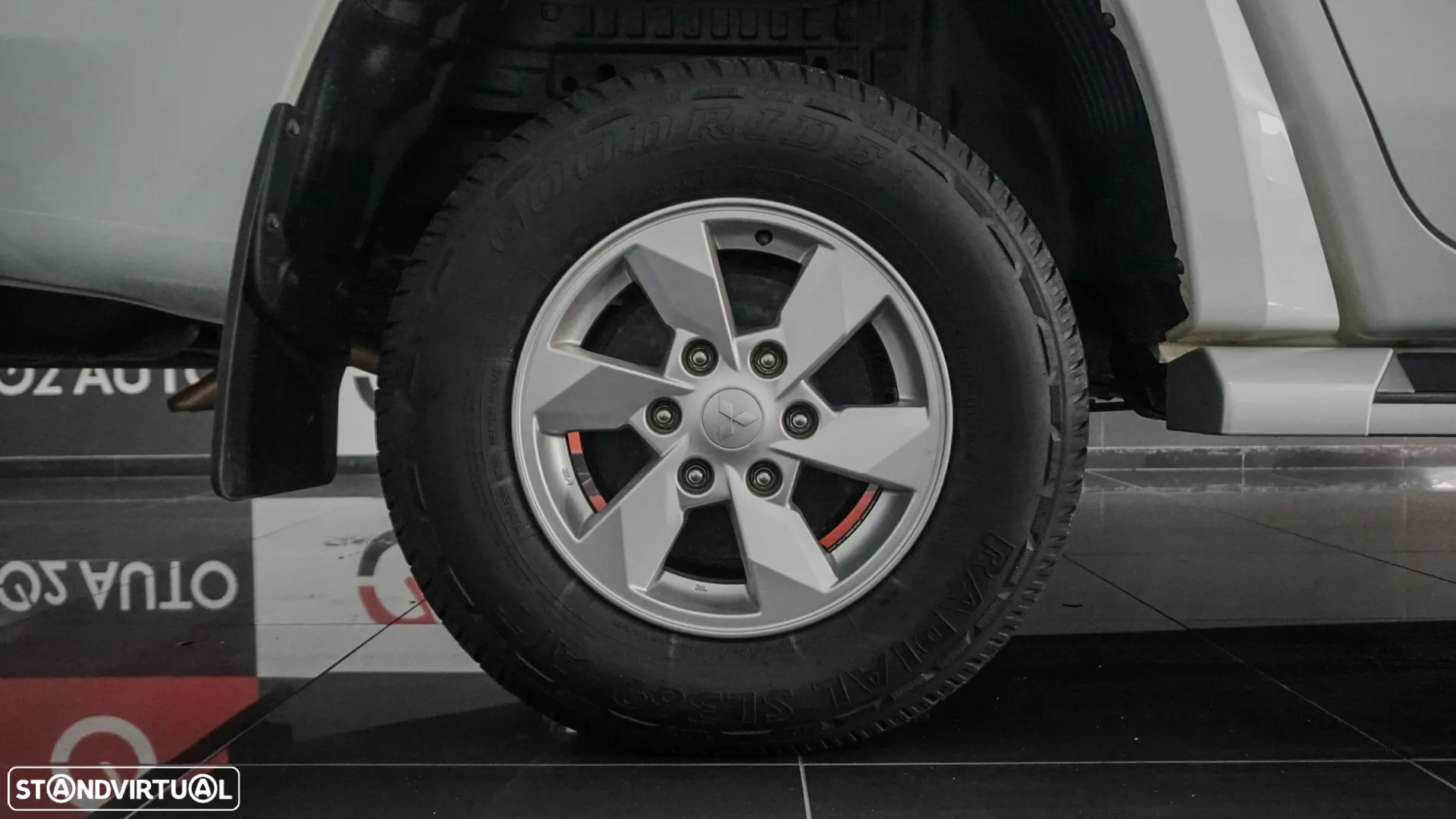 Mitsubishi L200 2.3 DI-D CD Invite 4WD - 15