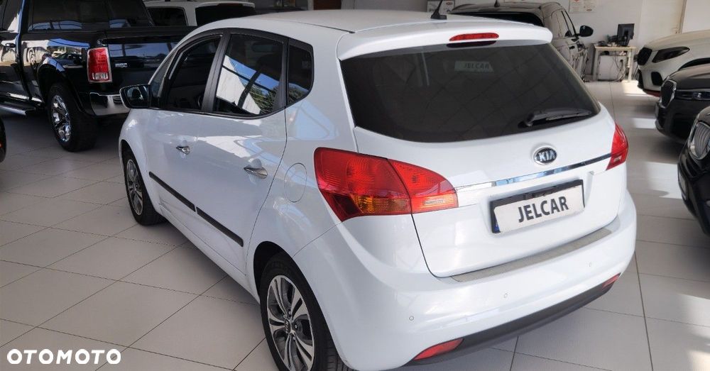 Kia Venga - 11
