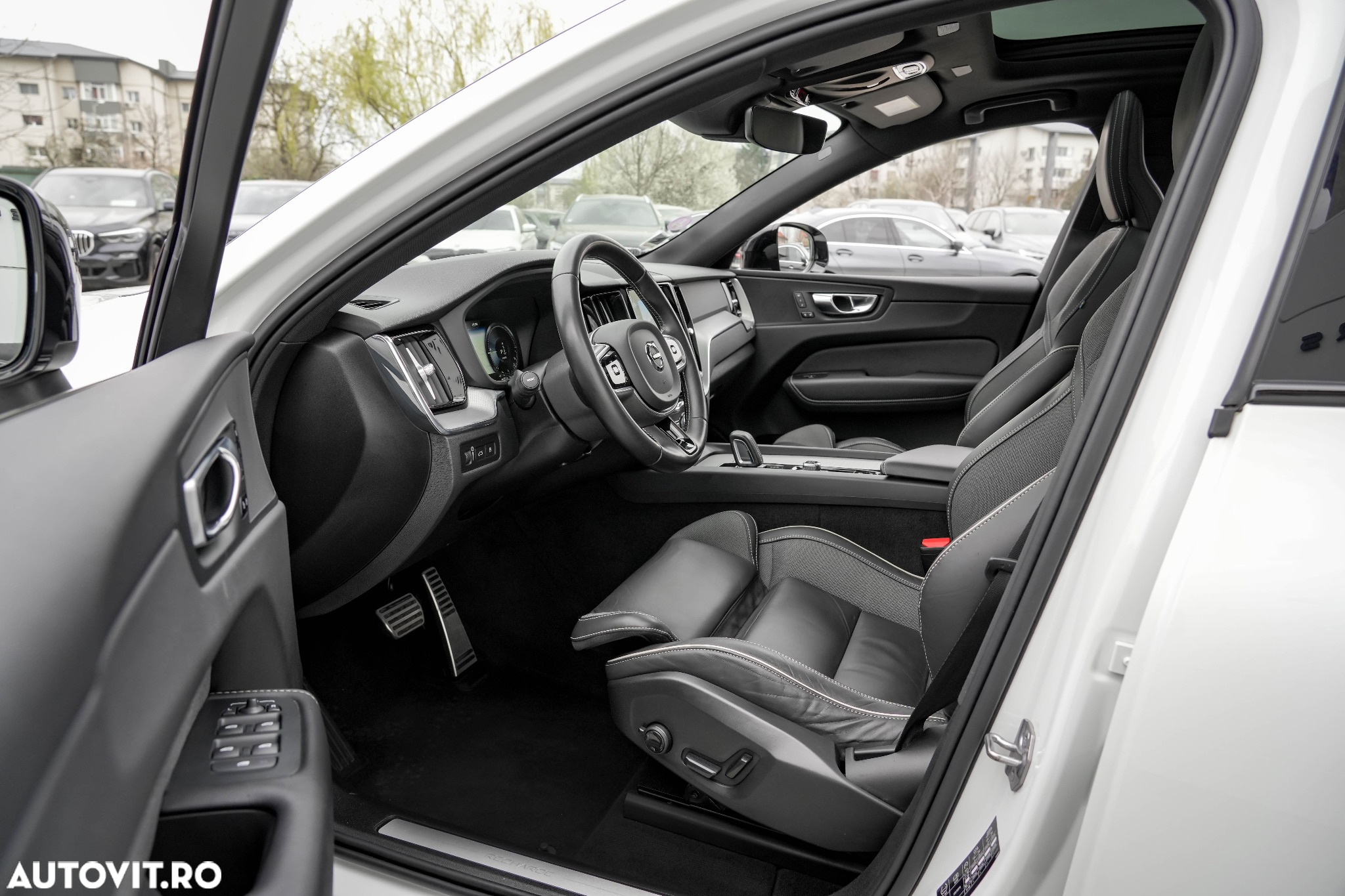 Volvo XC 60 T6 AWD Recharge Geartronic RDesign - 11