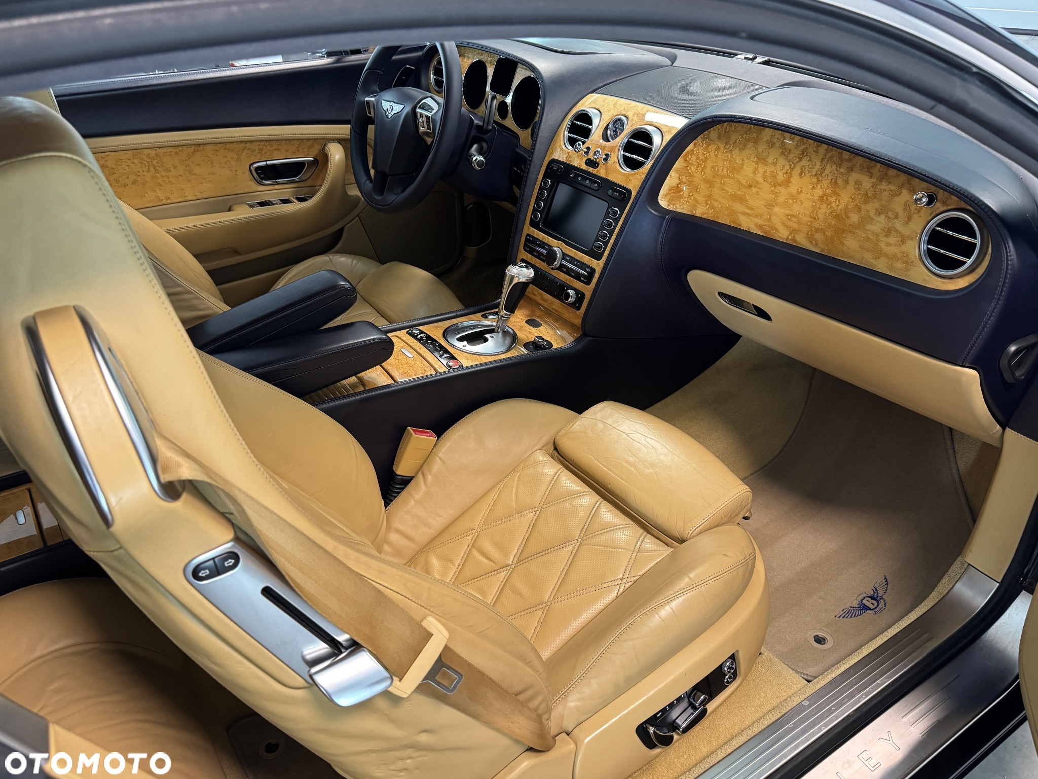 Bentley Continental GT - 17