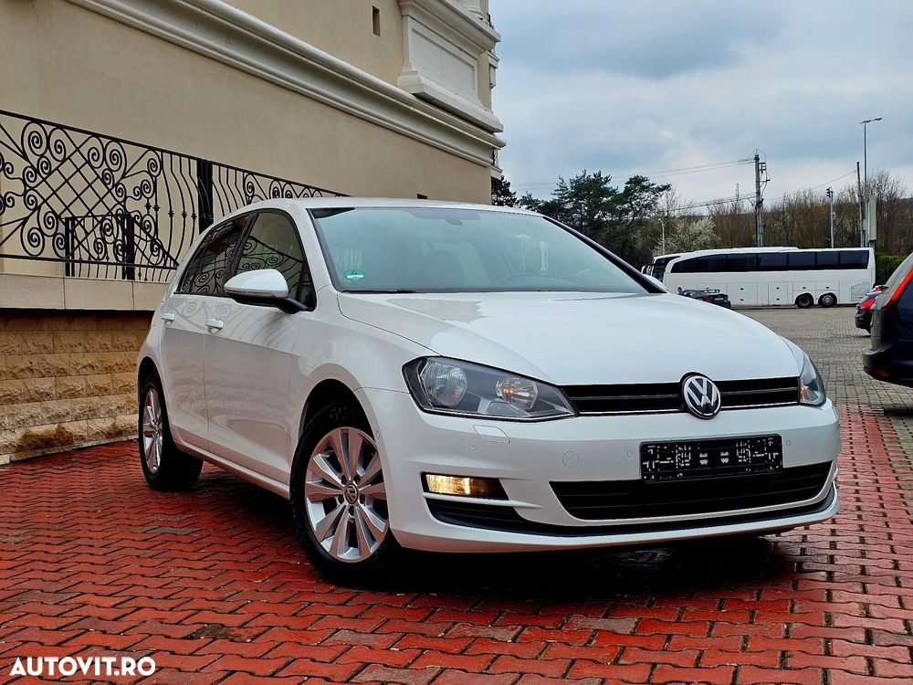 Volkswagen Golf - 1