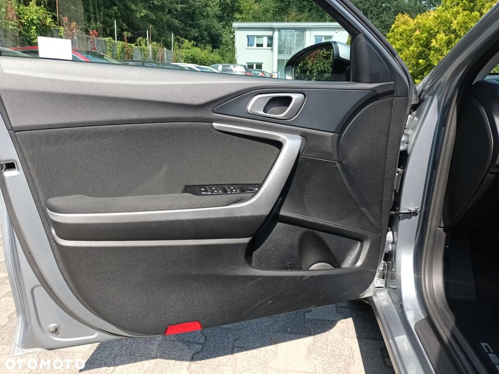 Kia Ceed 1.5 T-GDI M - 10
