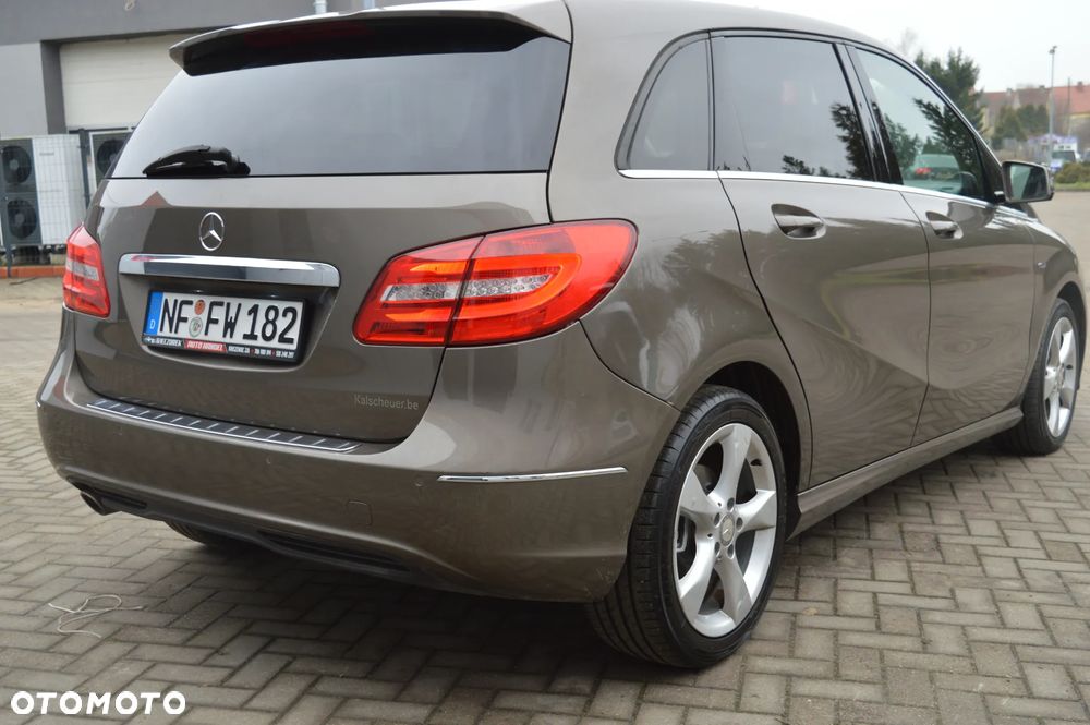 Mercedes-Benz Klasa B 180 CDI (BlueEFFICIENCY) - 11