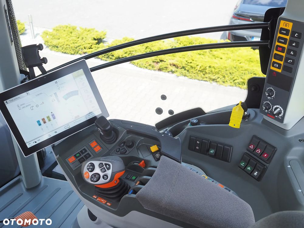 Claas Axion 850 CEBIS - 9