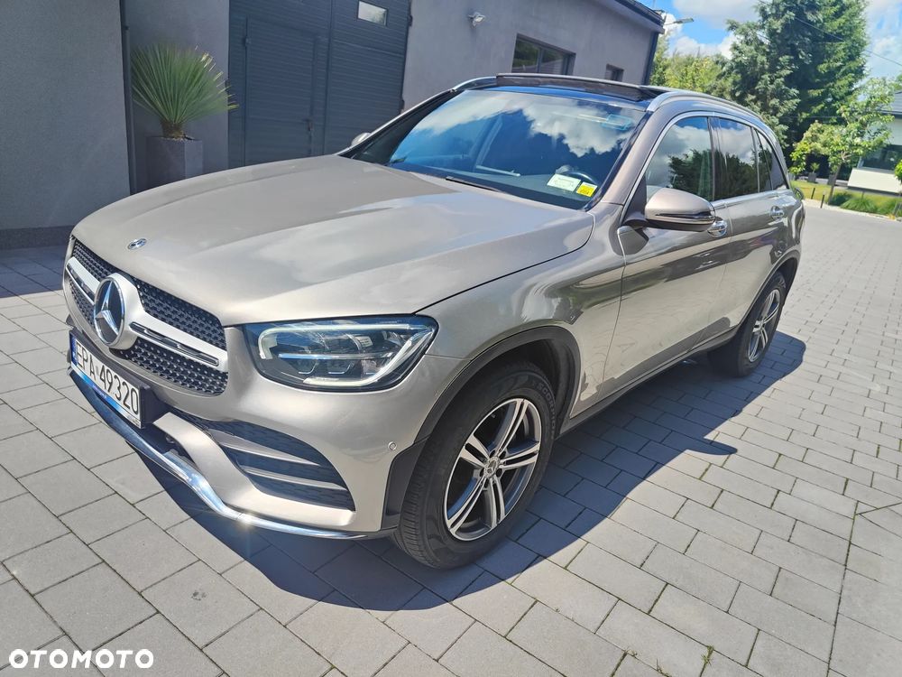 Mercedes-Benz GLC 300 4Matic 9G-TRONIC AMG Line - 17
