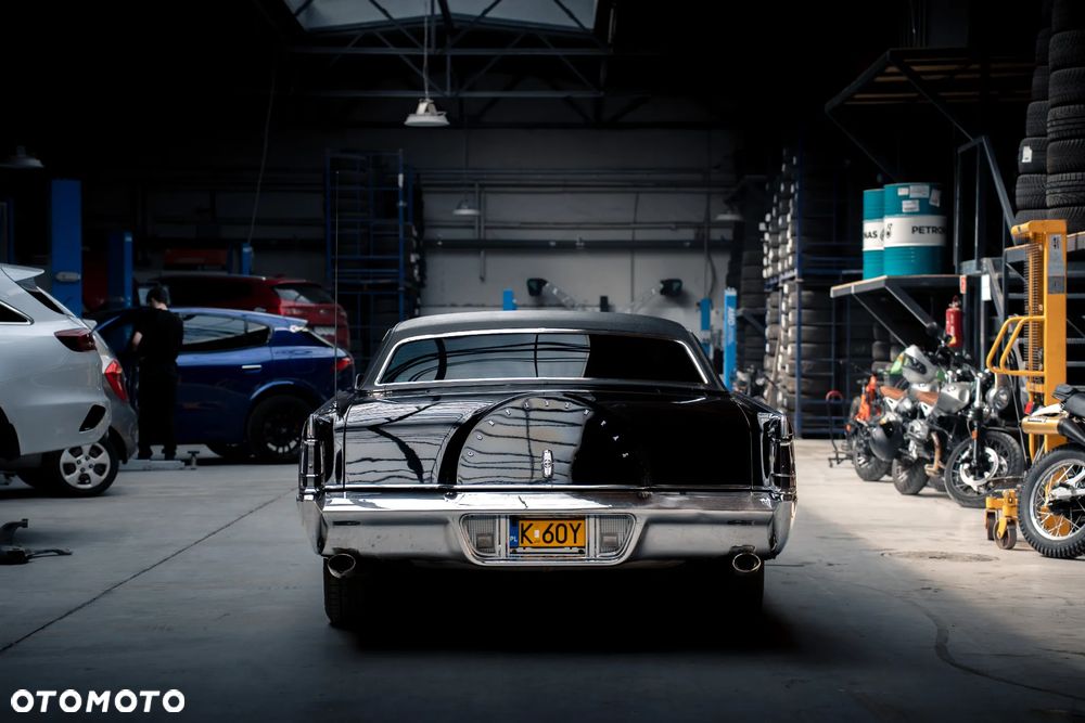 Lincoln Continental - 8