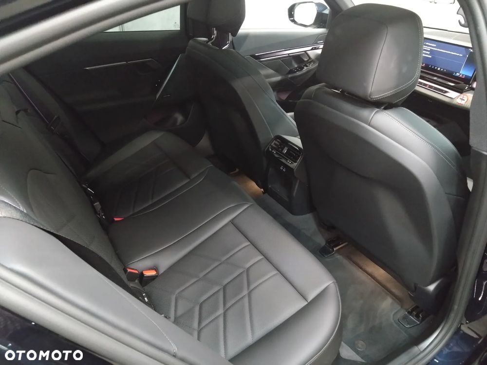 BMW Seria 5 - 13