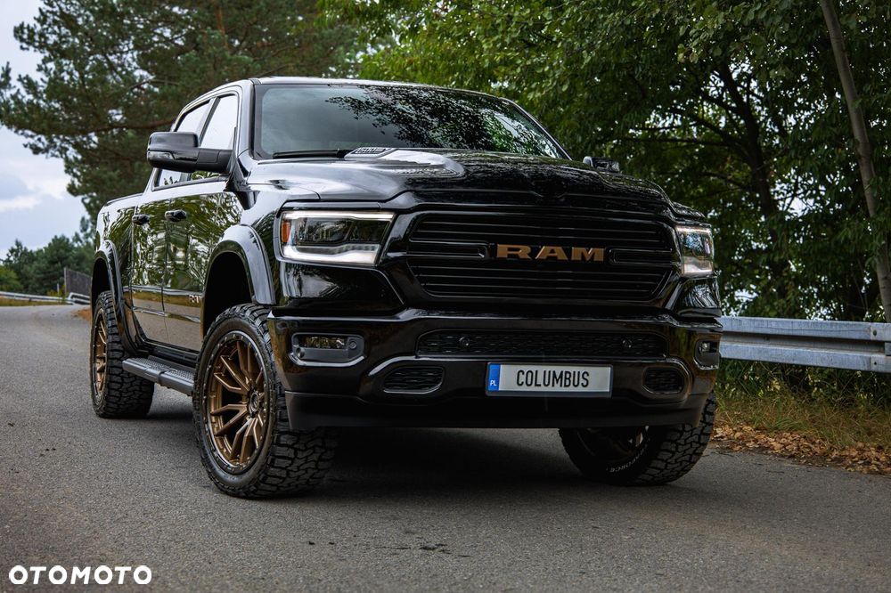 RAM 1500 5.7 Crew Cab Shortbed Laramie Black - 39