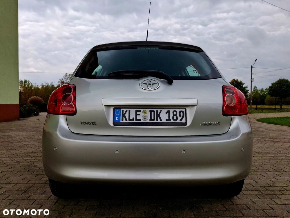 Toyota Auris 1.6 VVT-i Team - 9