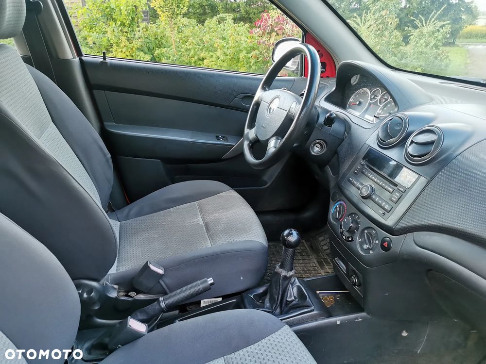 Chevrolet Aveo - 11