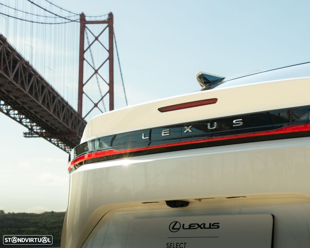 Lexus RZ 450e Premium Monotone c/ mala elétrica - 20