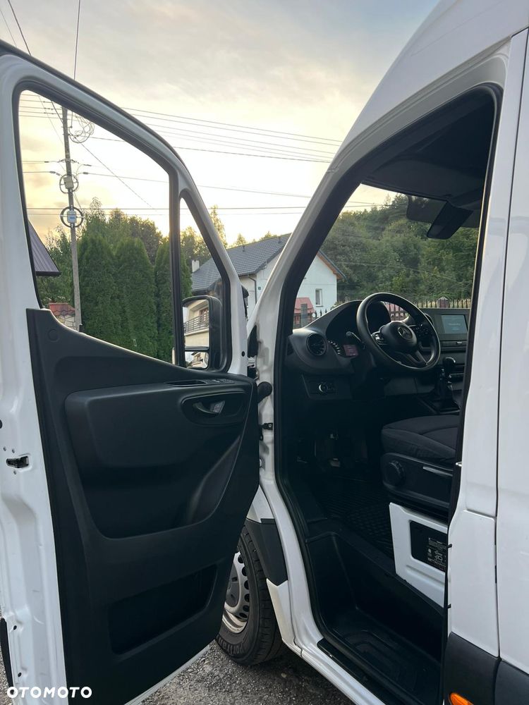 Mercedes-Benz Sprinter - 18