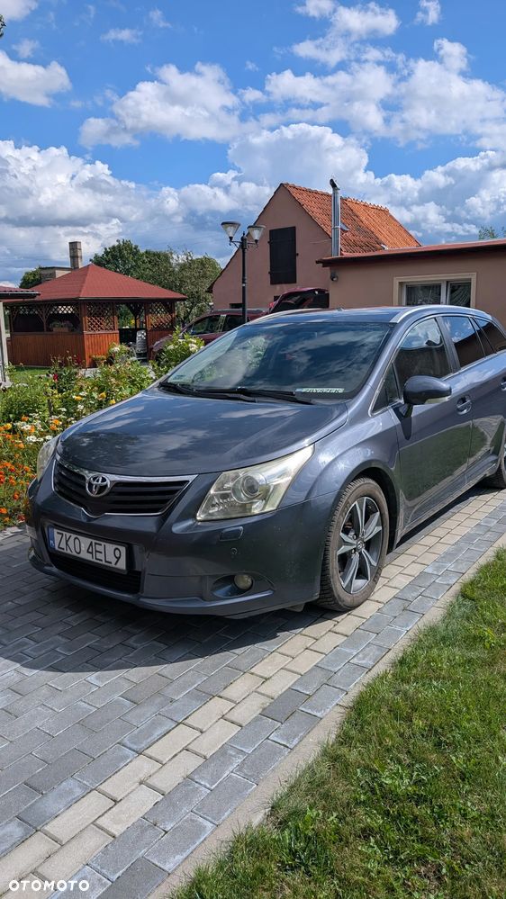 Toyota Avensis - 2