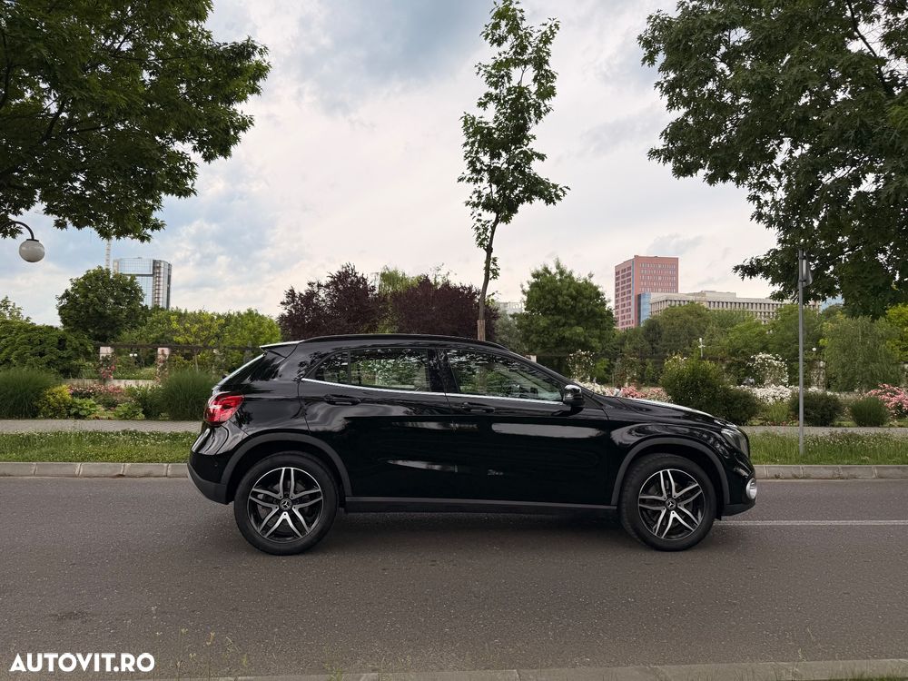 Mercedes-Benz GLA 220 4MATIC - 4