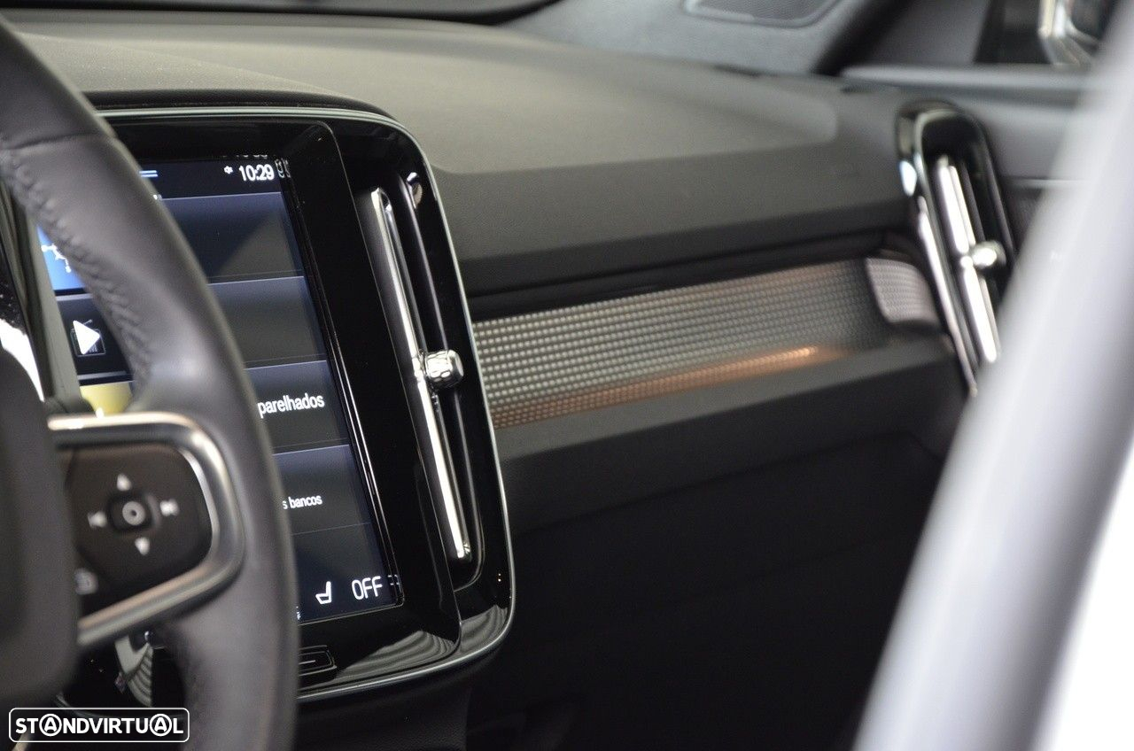 Volvo XC 40 1.5 T2 Plus Dark Auto - 9