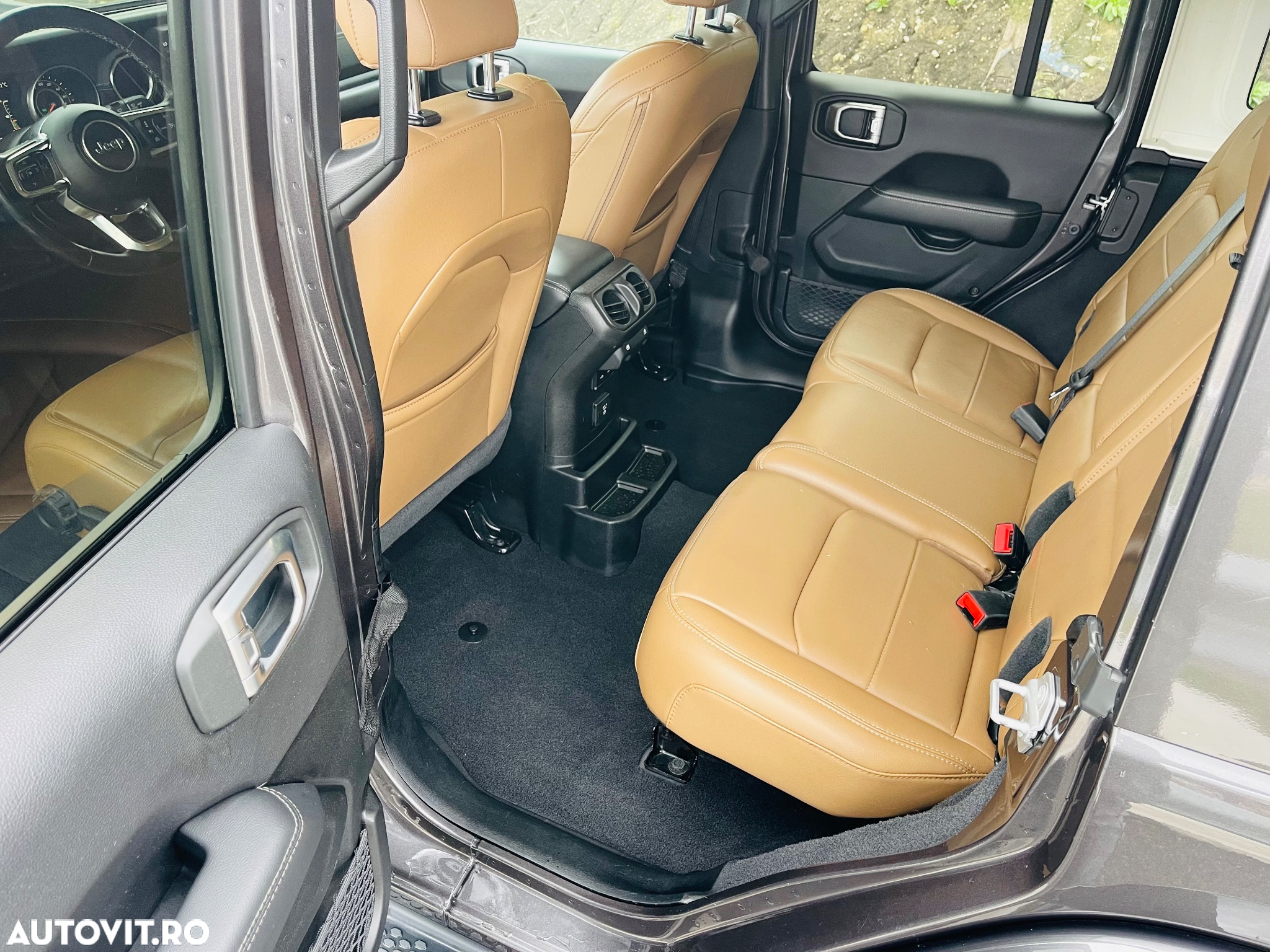 Jeep Wrangler Unlimited 2.2 CRD AT8 Sahara - 13