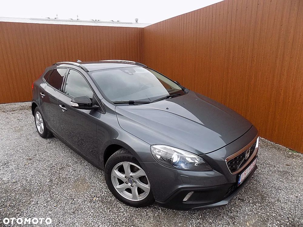Volvo V40 Cross Country D2 Momentum - 1