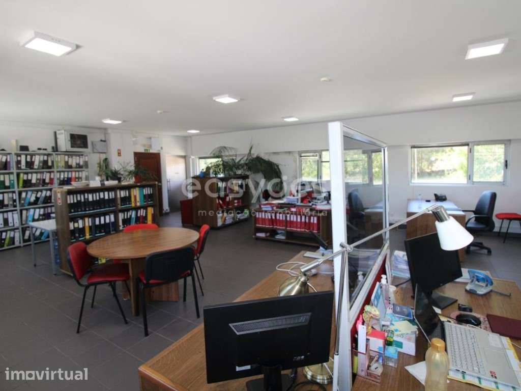 Espaço para Escritório com afetação de serviços com 116m2 - Grande imagem: 2/12