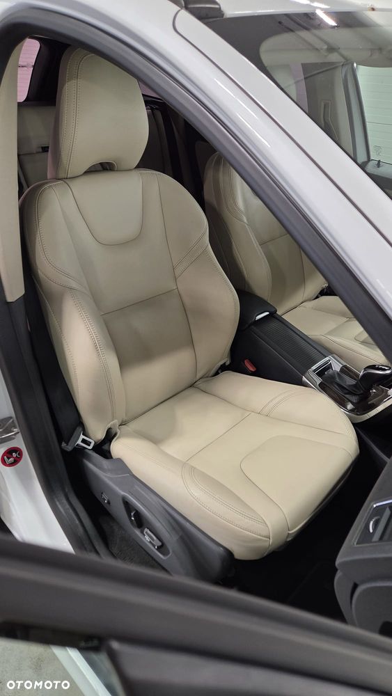 Volvo XC 60 D5 AWD Summum - 8